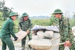 Gần 100 cán bộ, chiến sỹ giúp người dân miền núi Hà Tĩnh xây dựng nông thôn mới