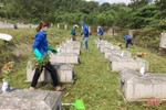 Người dân Hương Sơn làm sạch nghĩa trang, chuẩn bị cho đợt quy tập liệt sĩ