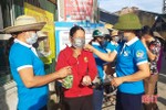 Phụ nữ Hà Tĩnh truyền thông phòng dịch Covid-19 ở chợ nông thôn