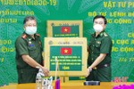 Biên phòng Việt Nam hỗ trợ lực lượng vũ trang Lào vật tư y tế chống dịch