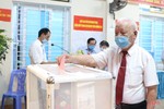 Cử tri Hà Tĩnh náo nức bầu chọn người đại biểu Nhân dân