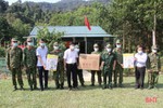 Hội Nông dân Hương Sơn tặng thiết bị điện cho lực lượng biên phòng trực chốt chống dịch