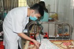 Bác sỹ Hà Tĩnh chỉ cách phòng tránh bệnh mùa hè cho trẻ