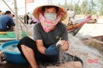 Ngư dân thu tiền triệu sau vài giờ khai thác ghẹ biển ở Hà Tĩnh
