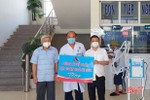 Công ty CP Tập đoàn Hoành Sơn tặng 2 máy thở cho Trung tâm Y tế TX Hồng Lĩnh