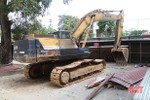 Phạt 50 triệu, tịch thu máy xúc trong vụ khai thác đất trái phép ở Can Lộc