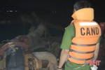 Công an xã ở Nghi Xuân tiếp tục bắt giữ xà lan khai thác cát trái phép