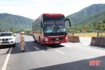 Hà Tĩnh: Phạt chủ xe, tước bằng tài xế 2 tháng do vi phạm trong vận chuyển khách