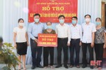 Hỗ trợ hội viên nông dân Nghi Xuân sửa sang nhà dột nát