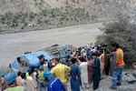 Quân Taliban tại Pakistan bị nghi tấn công xe bus làm chết 9 người Trung Quốc