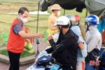 Hội Chữ thập đỏ Hà Tĩnh kịp thời trợ giúp nhân đạo người dân về quê tránh dịch