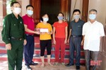 Agribank chi nhánh tỉnh Hà Tĩnh tặng quà nạn nhân chất độc da cam