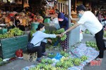Chợ Rằm tháng Bảy ở Hà Tĩnh: Giá ổn định, sức mua yếu!