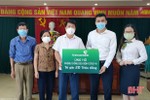 Vietcombank Hà Tĩnh hỗ trợ Cẩm Xuyên 60 triệu đồng phòng, chống dịch