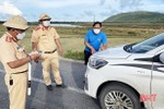 4 ô tô chở người từ vùng dịch về Hà Tĩnh bị phạt 30 triệu đồng