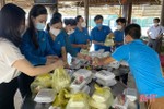 Công đoàn Viên chức Hà Tĩnh hỗ trợ hơn 4.500 suất ăn cho người dân ở khu cách ly