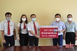 Agribank Can Lộc hỗ trợ 60 triệu đồng mua thiết bị dạy học và phòng dịch COVID-19