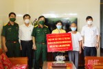 Bộ CHQS tỉnh Hà Tĩnh đỡ đầu sinh viên khó khăn đạt điểm cao
