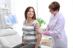 Tiêm vaccine COVID-19 có tác động đến chức năng sinh sản của phụ nữ?