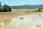 Bắt quả tang 2 người dùng xung điện khai thác thủy sản trên sông Ngàn Sâu
