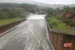 Hà Tĩnh: 5 hồ chứa đang xả tràn đề phòng mưa lớn