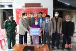 Trao 60 triệu đồng hỗ trợ xây nhà tình nghĩa cho vợ liệt sĩ ở Thạch Hà