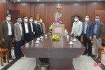 Chủ tịch Ủy ban MTTQ tỉnh Hà Tĩnh chúc mừng các giáo xứ nhân ngày hội đại đoàn kết