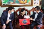 Cẩm Xuyên tặng 158 suất quà cho mẹ Việt Nam anh hùng, mẹ liệt sỹ, gia đình chính sách