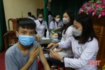 BVĐK tỉnh tiêm vắc-xin phòng COVID-19 cho 640 học sinh Trường Trung cấp Nghề Hà Tĩnh