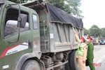 Can Lộc: Xử phạt nhiều phương tiện vận tải cơi nới thành thùng, quá tải