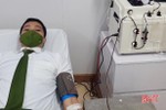 Chiến sỹ Công an ở Hà Tĩnh hiến tiểu cầu cứu bệnh nhân viêm phổi nặng