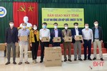 Bàn giao 500 máy tính bảng của UNICEF cho 20 trường học ở Hà Tĩnh
