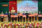 Cẩm Xuyên trao tặng trên 600 triệu đồng quà tết cho người nghèo