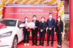 Agribank Chi nhánh tỉnh Hà Tĩnh trao ô tô Mazda2 cho khách hàng trúng thưởng