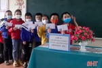 Học sinh Hà Tĩnh góp sức chăm lo Tết cho bạn nghèo