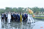 Lãnh đạo tỉnh Hà Tĩnh dâng hương tưởng niệm Chủ tịch Hồ Chí Minh và các anh hùng, liệt sỹ
