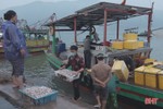 Cảng cá lớn nhất Hà Tĩnh vui đón những chuyến tàu ngày cận tết
