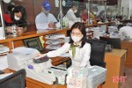 Các ngân hàng đáp ứng nhu cầu tiền mặt phục vụ người dân ngày cận tết ở Hà Tĩnh