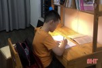 Học sinh Hà Tĩnh duy trì việc tự học trong dịp nghỉ tết
