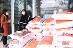 Giá thức ăn liên tục tăng, “làm khó” người chăn nuôi Hà Tĩnh