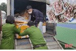 Bắt xe tải vận chuyển 200kg thực phẩm không rõ nguồn gốc qua Hà Tĩnh