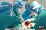 Phẫu thuật lấy thai thành công cho một sản phụ nhiễm COVID-19