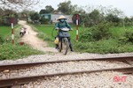 Vì sao chưa thể xóa bỏ 92 lối đi tự mở giao cắt đường sắt ở Hà Tĩnh?