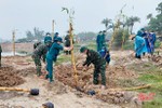 400 cán bộ, chiến sỹ, người dân ra quân xây dựng công viên sinh thái phía Tây TP Hà Tĩnh
