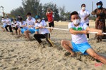 128 vận động viên tranh tài giải kéo co nam, nữ huyện Nghi Xuân
