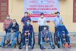 Trao 30 xe lăn cho người khuyết tật ở Hương Sơn