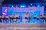 Xem màn nhảy “Triệu bông hồng” đạt giải nhất Liên hoan Dân vũ huyện Nghi Xuân
