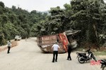 Hà Tĩnh: Xe đầu kéo đâm vào vách núi, tài xế tử vong tại chỗ