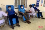3 cán bộ, đoàn viên ở Hương Sơn vượt 50 km sang Nghệ An hiến máu cứu người