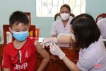240 học sinh lớp 6 đầu tiên ở Hà Tĩnh được tiêm vắc-xin phòng COVID-19